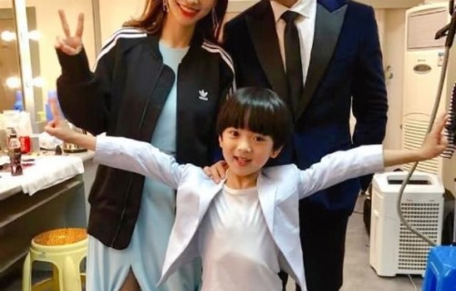 Angelababy和前夫黄晓明离婚后如何共同照顾孩子？|小海绵|杨颖|海绵|儿子|合体