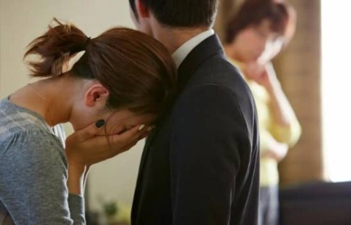 河南焦“最美教师”出轨学生家长 涉事教师已被停职