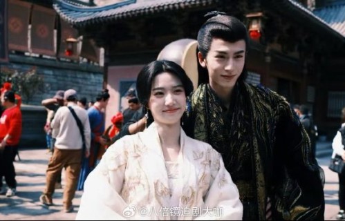 刺棠女主卢昱晓和张凌赫二搭是真的吗？