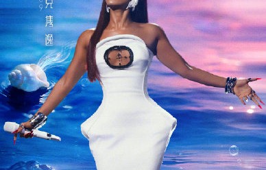 黄子弘凡和吉克隽逸在《天赐的声音》中合作过几次？