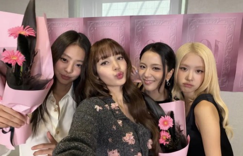 Lisa亮相BLACKPINK十周年见面会，但她大变样，都快让人认不出了|韩流|舞台|刘海|滤镜|欧美