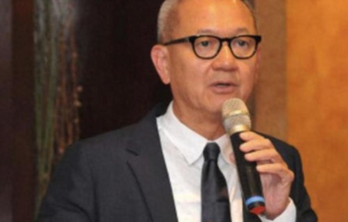 关之琳69岁前夫被曝再婚，妻子是内地人，夫妻相差逾30岁生了俩女