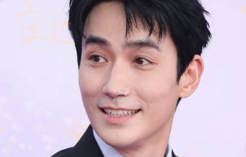 朱一龙鼻子受伤具体是怎么发生的？