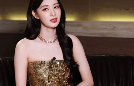 王楚然近视700度揭秘：翻白眼非高冷而是看不清
