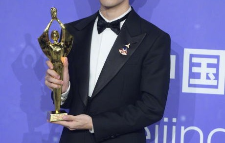 易烊千玺为什么更喜欢内敛的表演？