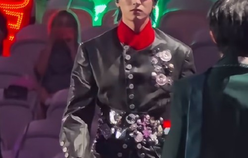 严浩翔痴汉笑为什么连续两天都没憋住？