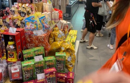 粉丝晒出的胡一天偶遇照是生图还是精修图？