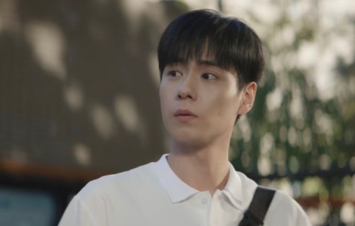 胡一天连续673天无新戏官宣，事业资源是否在收缩？