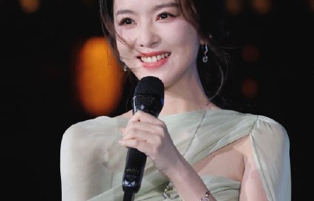 网友如何评价李云霄七夕晚会的造型？