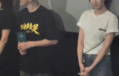 迪丽热巴听不懂粤语时如何应对现场互动？