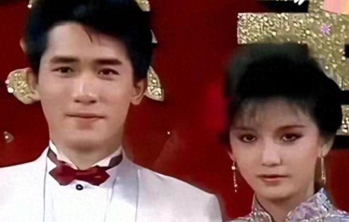 曾华倩：和梁朝伟同居6年、净身出户带儿子，如今27岁林浩贤接家业成她最大勋章