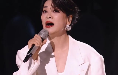 齐豫和毛阿敏同台时发生了什么有趣的小插曲？