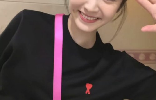 田曦薇连续16部剧都保持铁刘海造型，是造型师的问题吗？