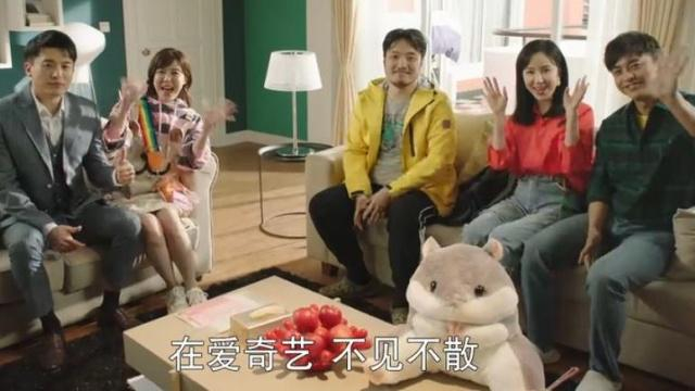 孙艺洲、李金铭、导演韦正、娄艺潇、李佳航亮相造势（从左到右）。图片来自网络