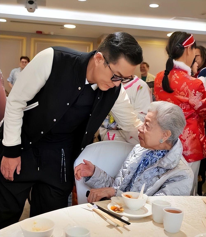  打开网易新闻 查看精彩图片 