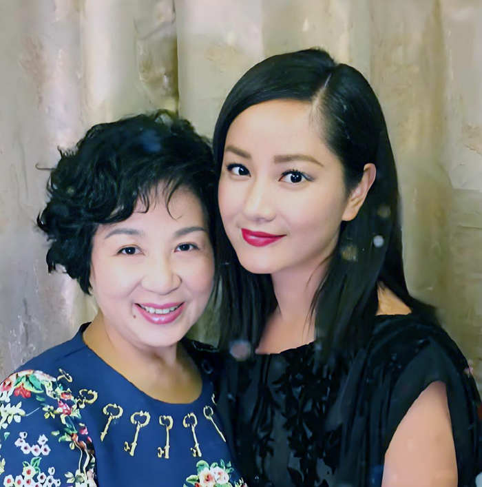 丁家珍与女儿瞿颖