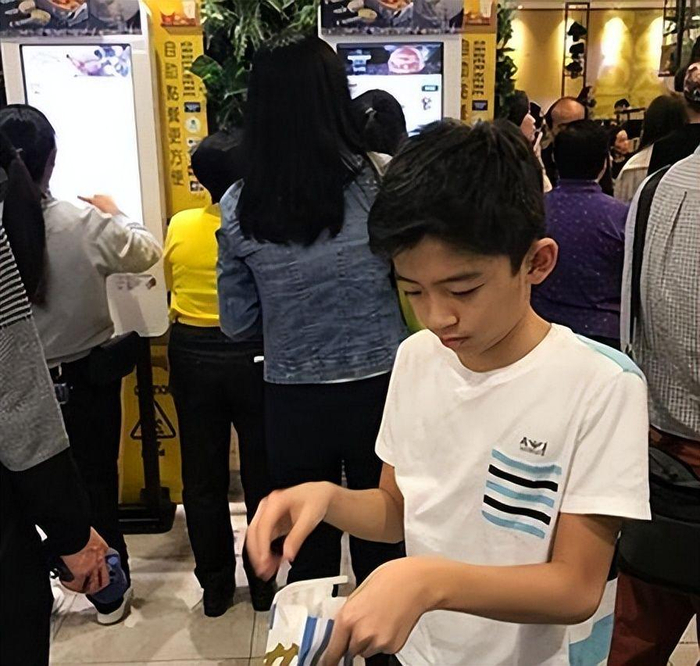 打开网易新闻 查看精彩图片